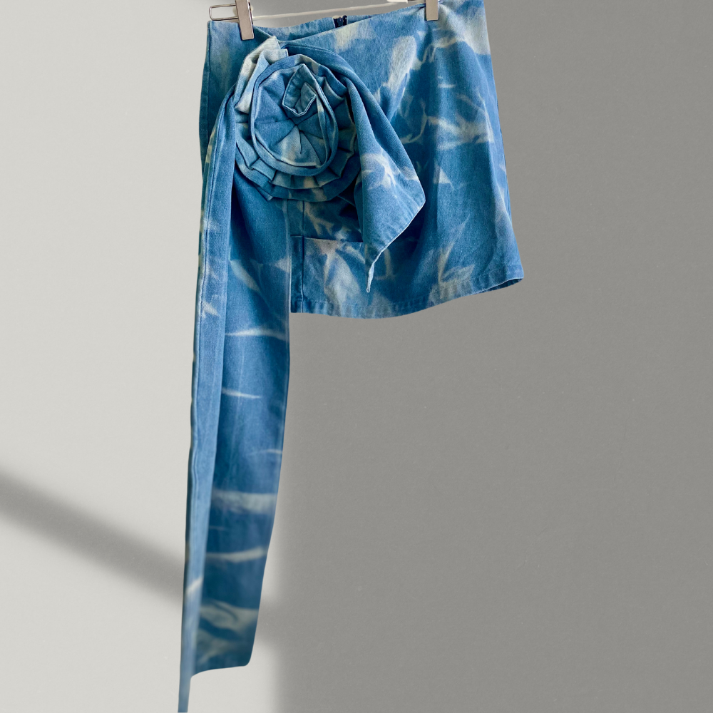 Falda demin con aplique floral