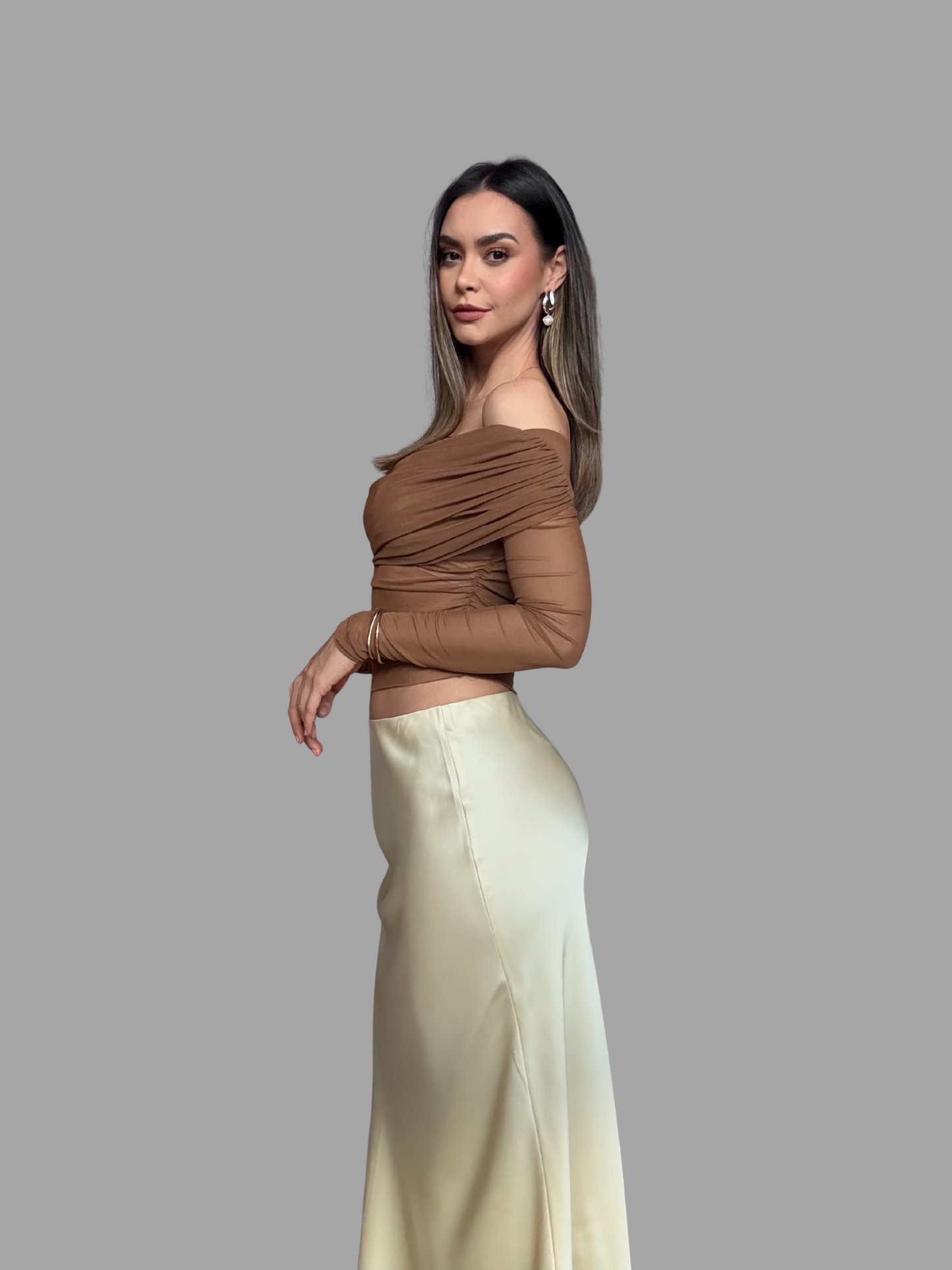 Blouse hombros afuera en tul